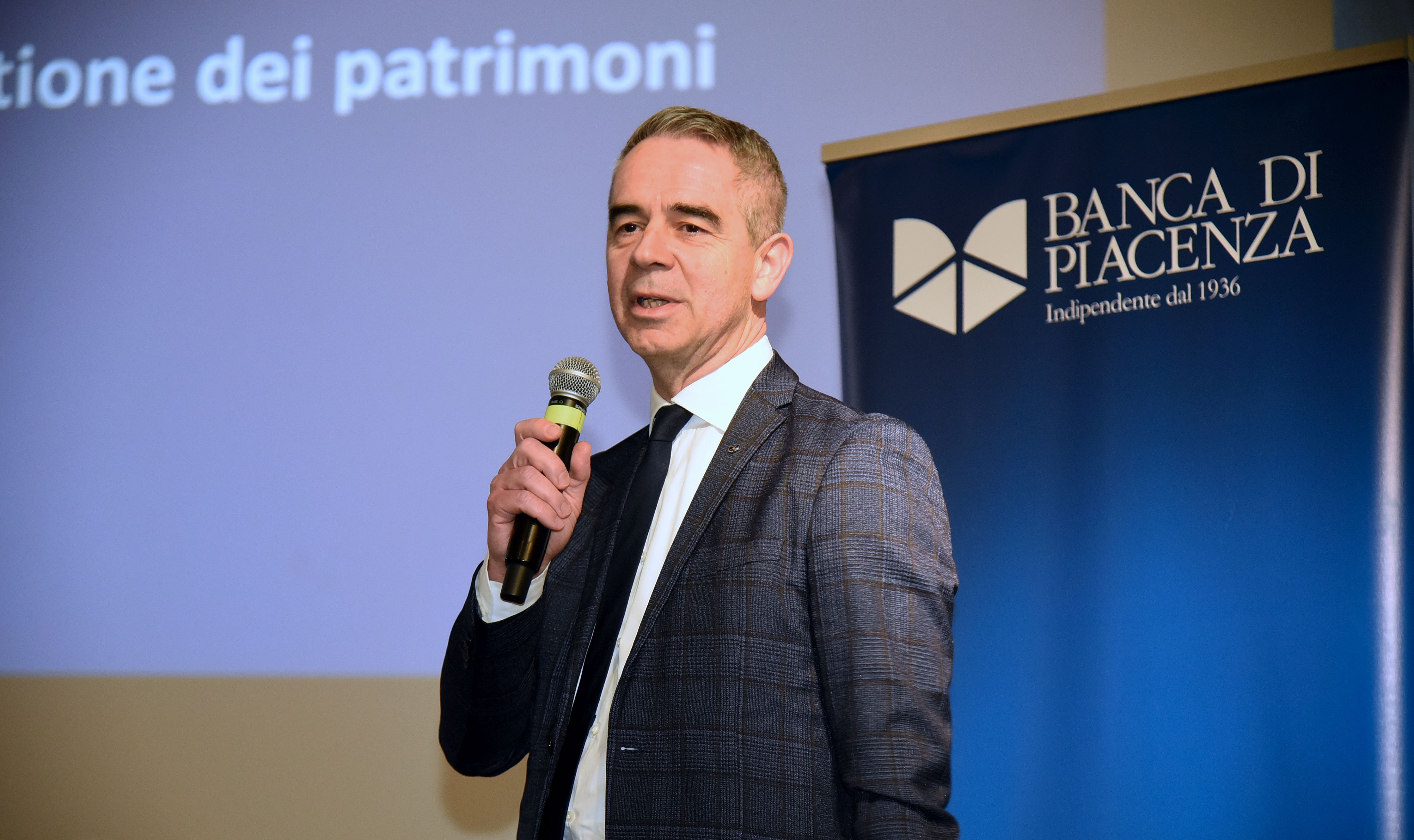 Il vicedirettore Pietro Boselli durante la presentazione a Cortemaggiore. (f. Del Papa)