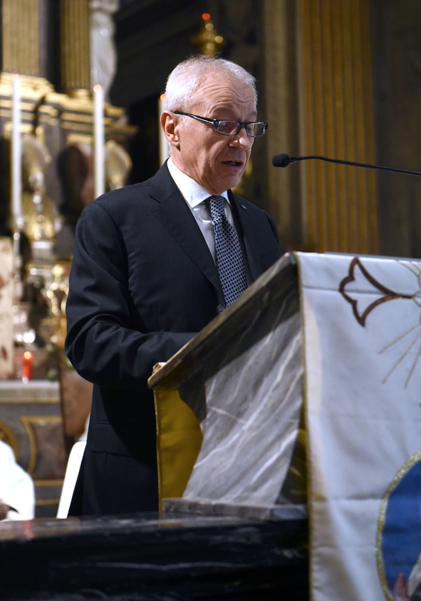 L'a.d. e direttore generale della Banca Angelo Antoniazzi durante il suo intervento