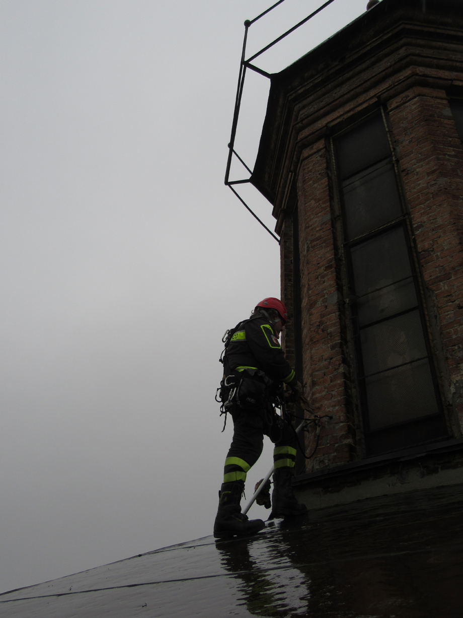 Intervento dei Vigili del fuoco sulla lanterna della cupola del Pordenone