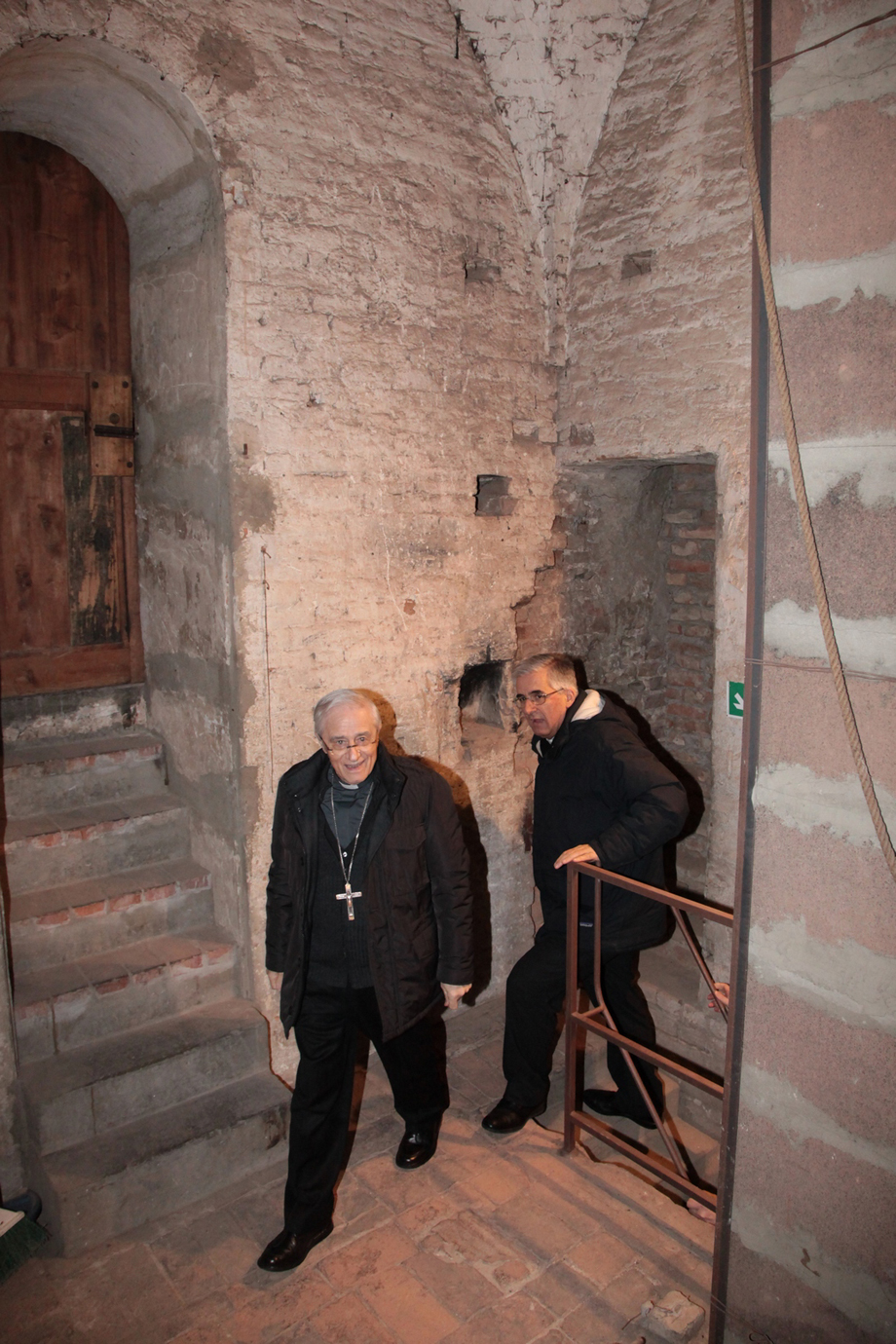 DUE VESCOVI CONTEMPORANEAMENTE ALL'ALTEZZA DEGLI AFFRESCHI DEL PORDENONE