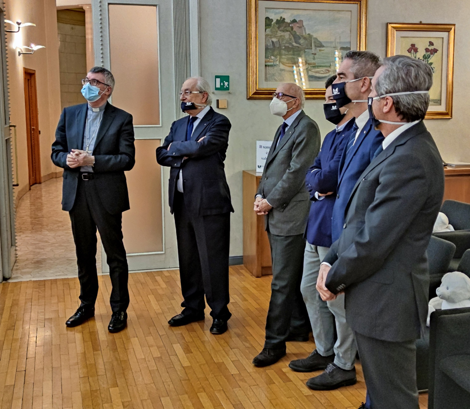 IL VESCOVO ADRIANO CEVOLOTTO IN VISITA ALLA BANCA