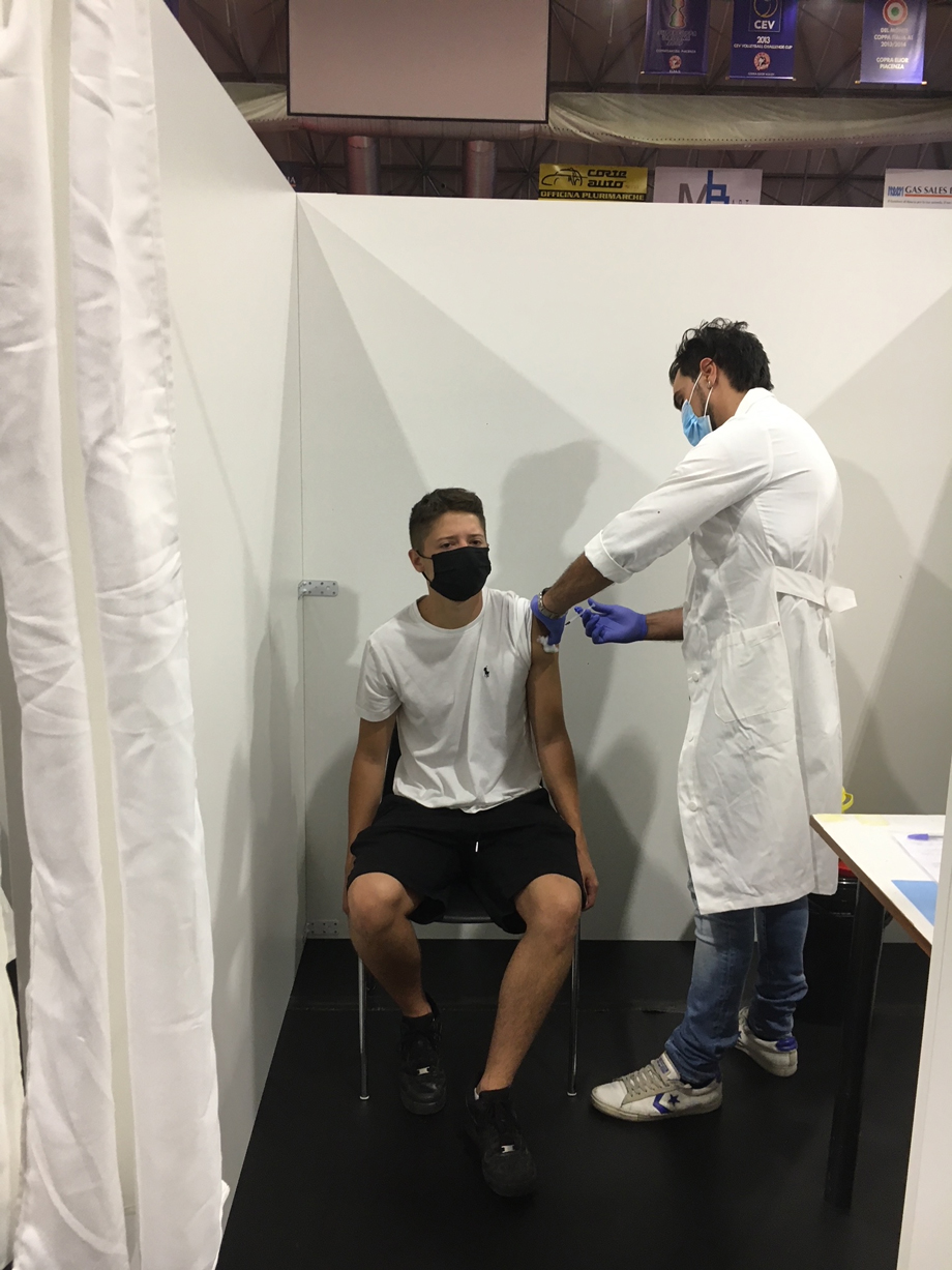 IL PRIMO VACCINATO CON DOPPIA INOCULAZIONE