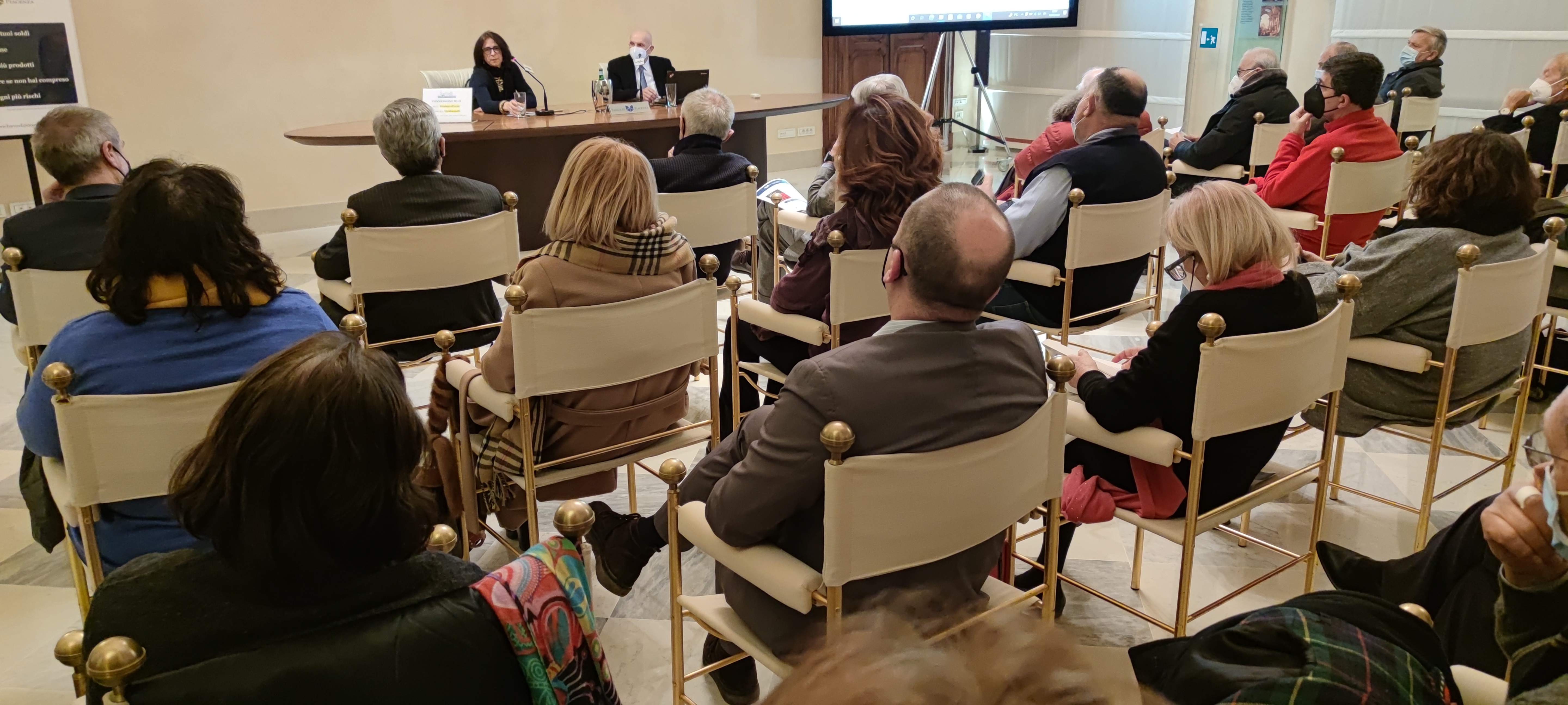 LA PIAZZA GRANDE O DE' CAVALLI, STORIA DI COME E' CAMBIATA DAL XIII AL XX SECOLO