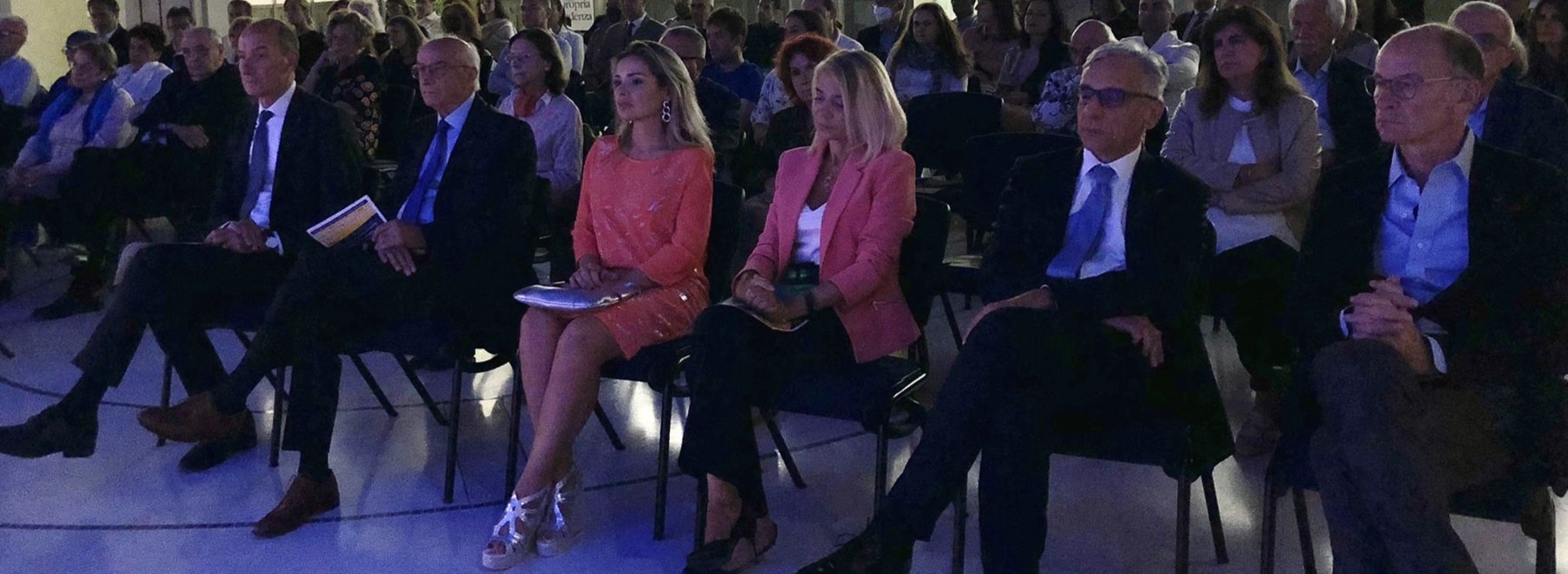 IL RITORNO DELL'AMORE DI DANTE PER BEATRICE: SUCCESSO AL PALABANCAEVENTI PER IL PURGATORIO RECITATO