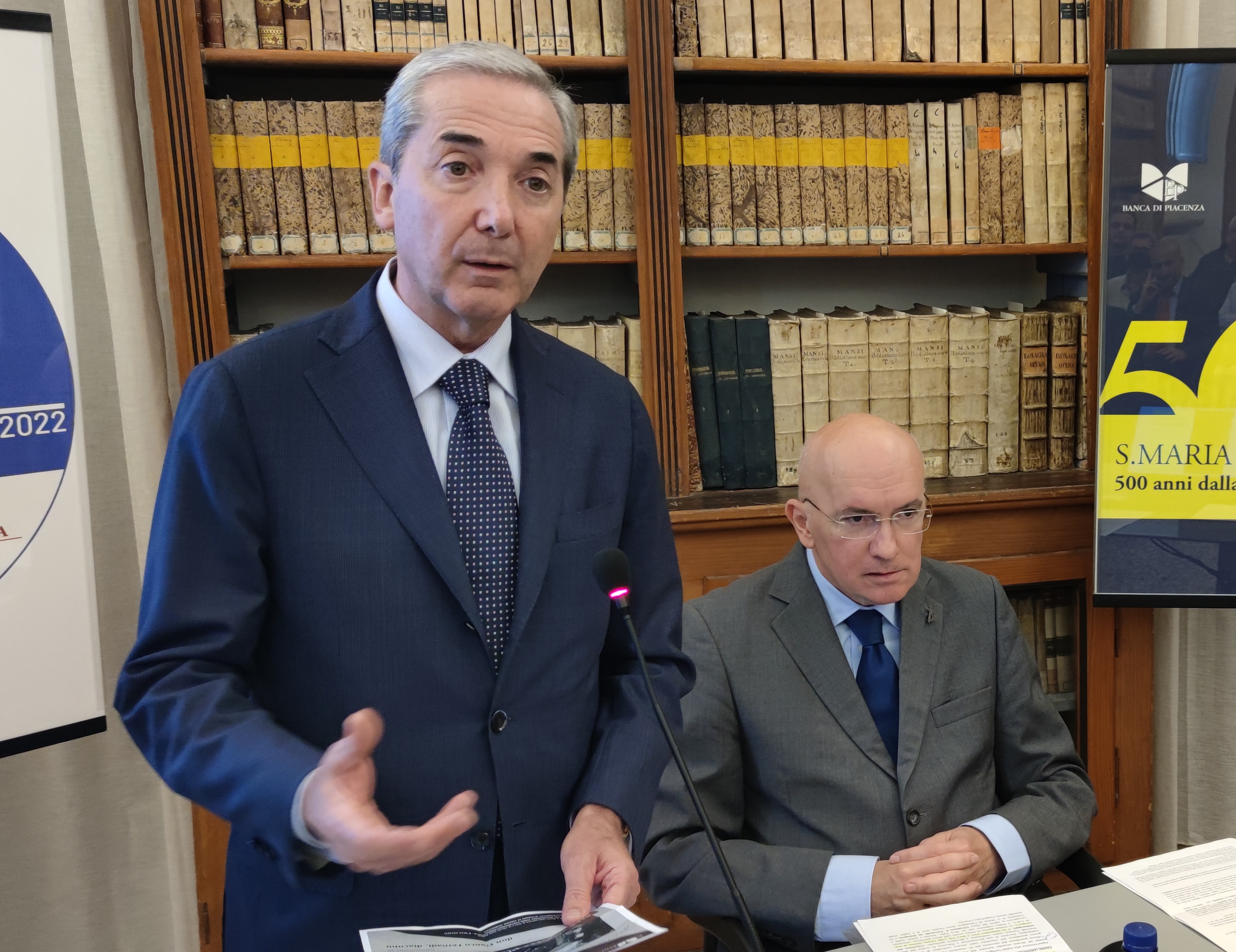 ANCHE UN CARDINALE TRA I FRATI FRANCESCANI CHE SONO PASSATI DAL CONVENTO DI SANTA MARIA DI CAMPAGNA