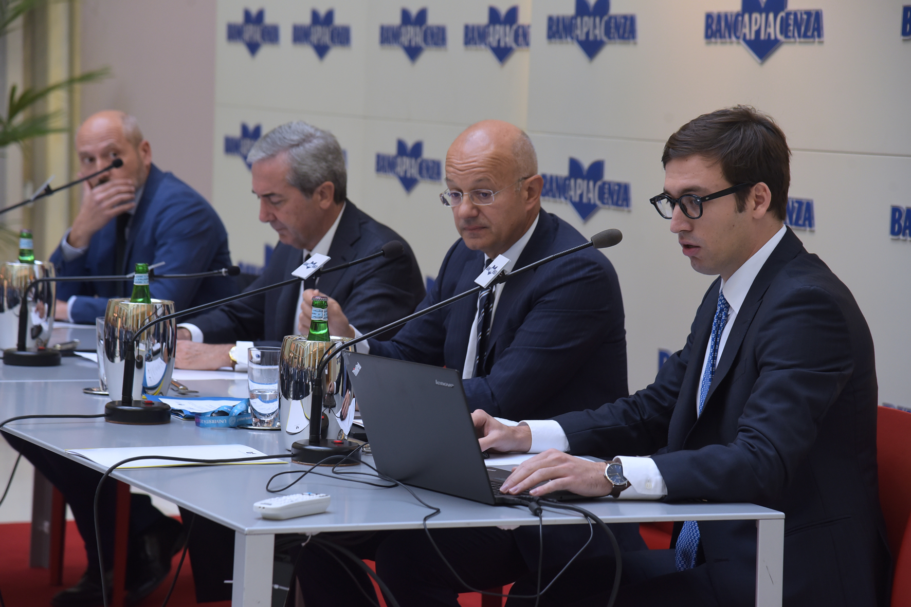 ALLE SCUOLE GIOIA, RESPIGHI E ROMAGNOSI LE BORSE DI STUDIO DELLA BANCA DI PIACENZA PER GLI STUDENTI