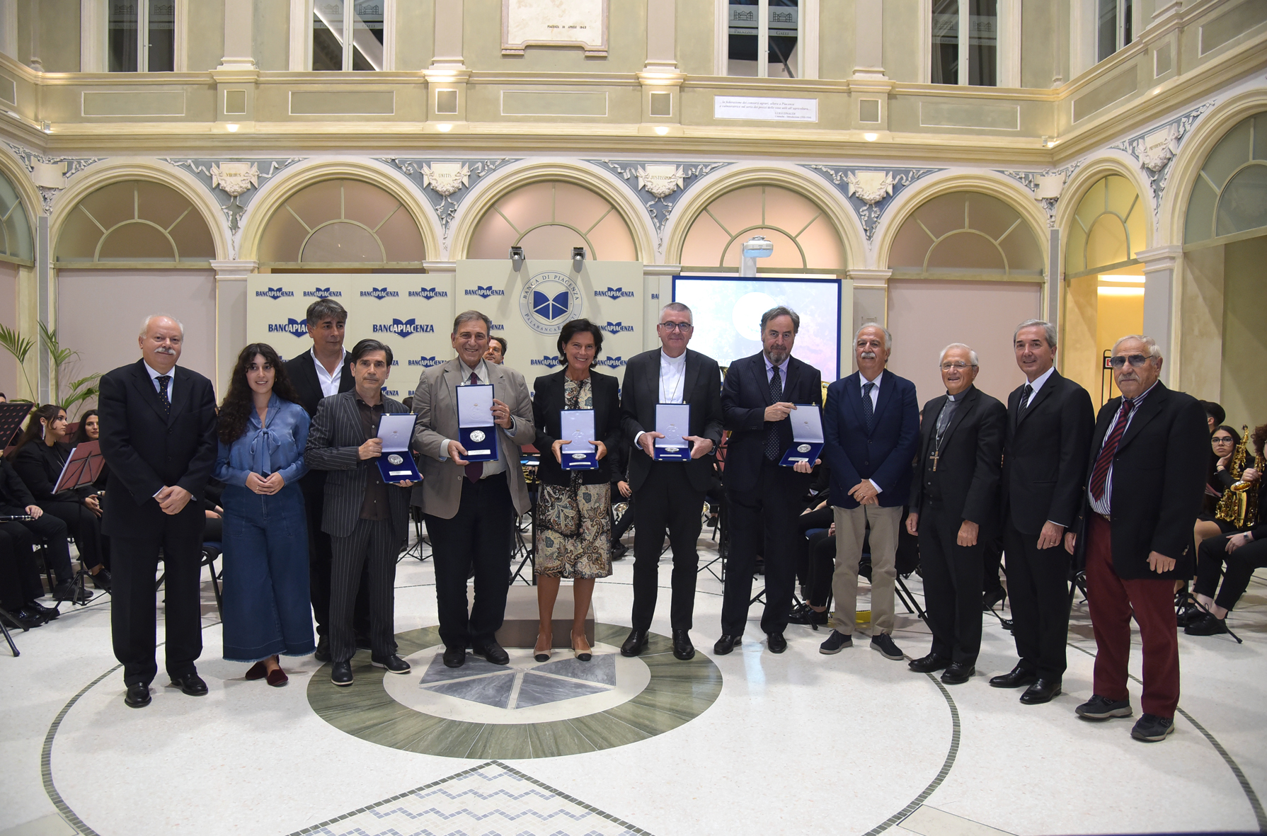 «LA CULTURA SI SALVA DALLA BARBARIE SEGUENDO L'ESEMPIO DI GRANDI UOMINI COME CASSIODORO E COLOMBANO»