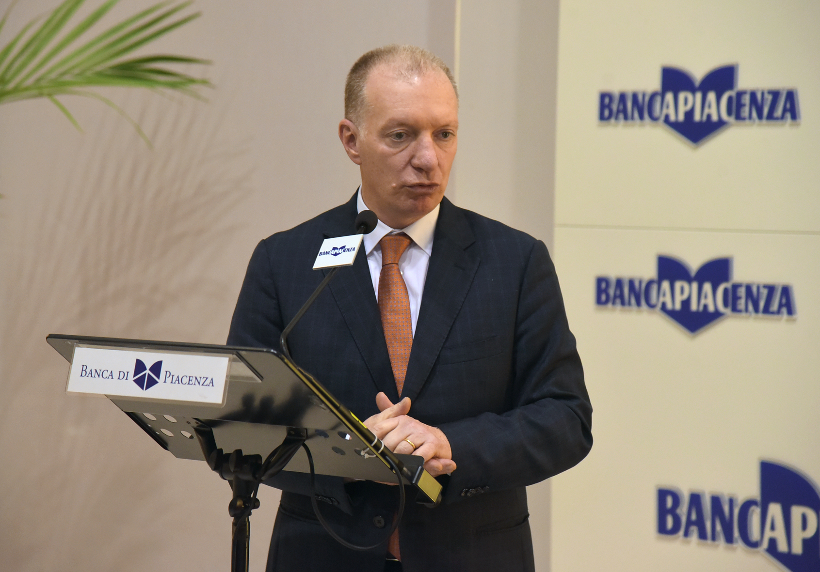 DALLE TRUFFE INFORMATICHE CI SI DIFENDE DENUNCIANDO E ALLACCIANDOCI LA CINTURA COME SE FOSSIMO IN