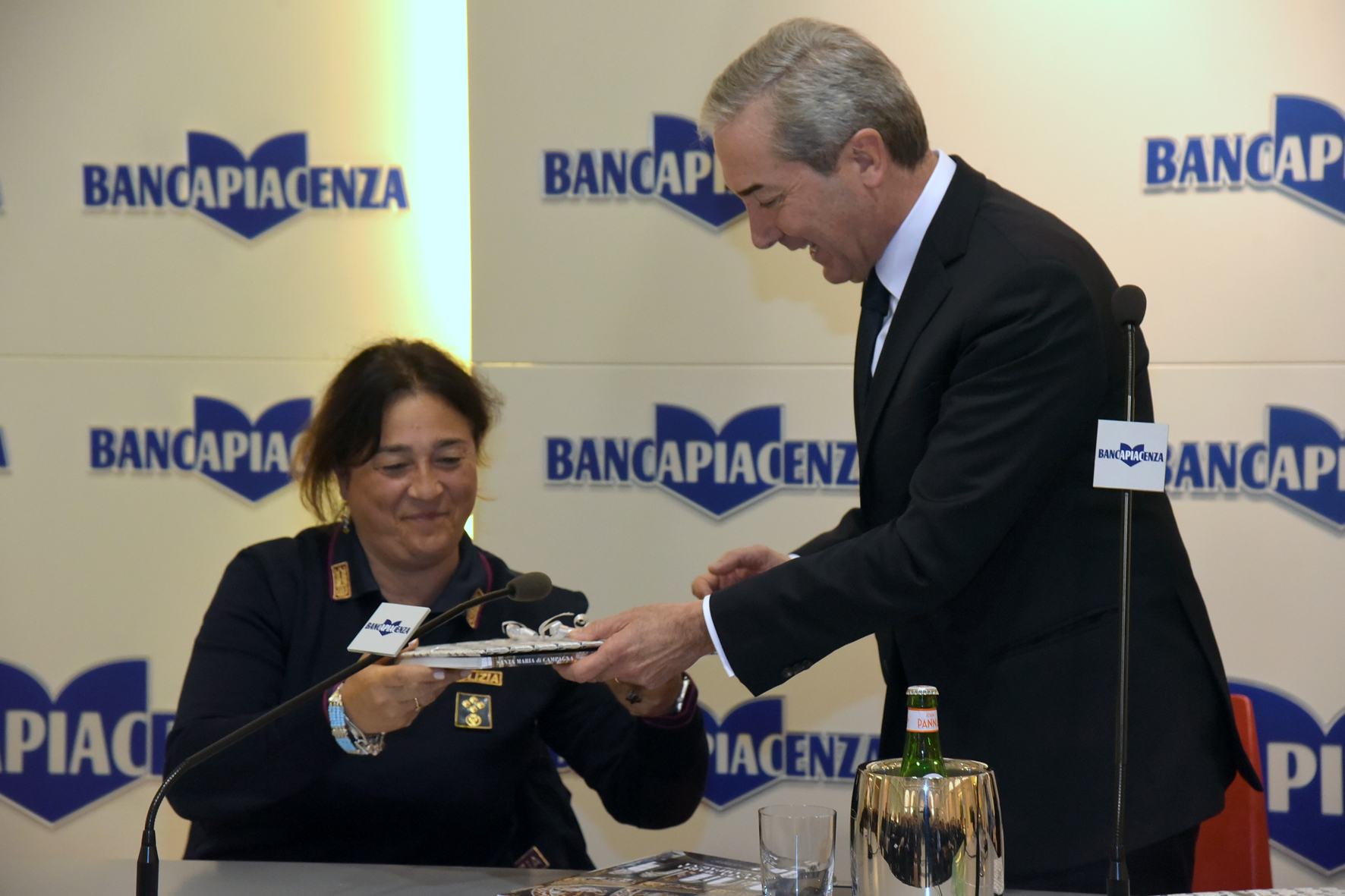 DALLE TRUFFE INFORMATICHE CI SI DIFENDE DENUNCIANDO E ALLACCIANDOCI LA CINTURA COME SE FOSSIMO IN