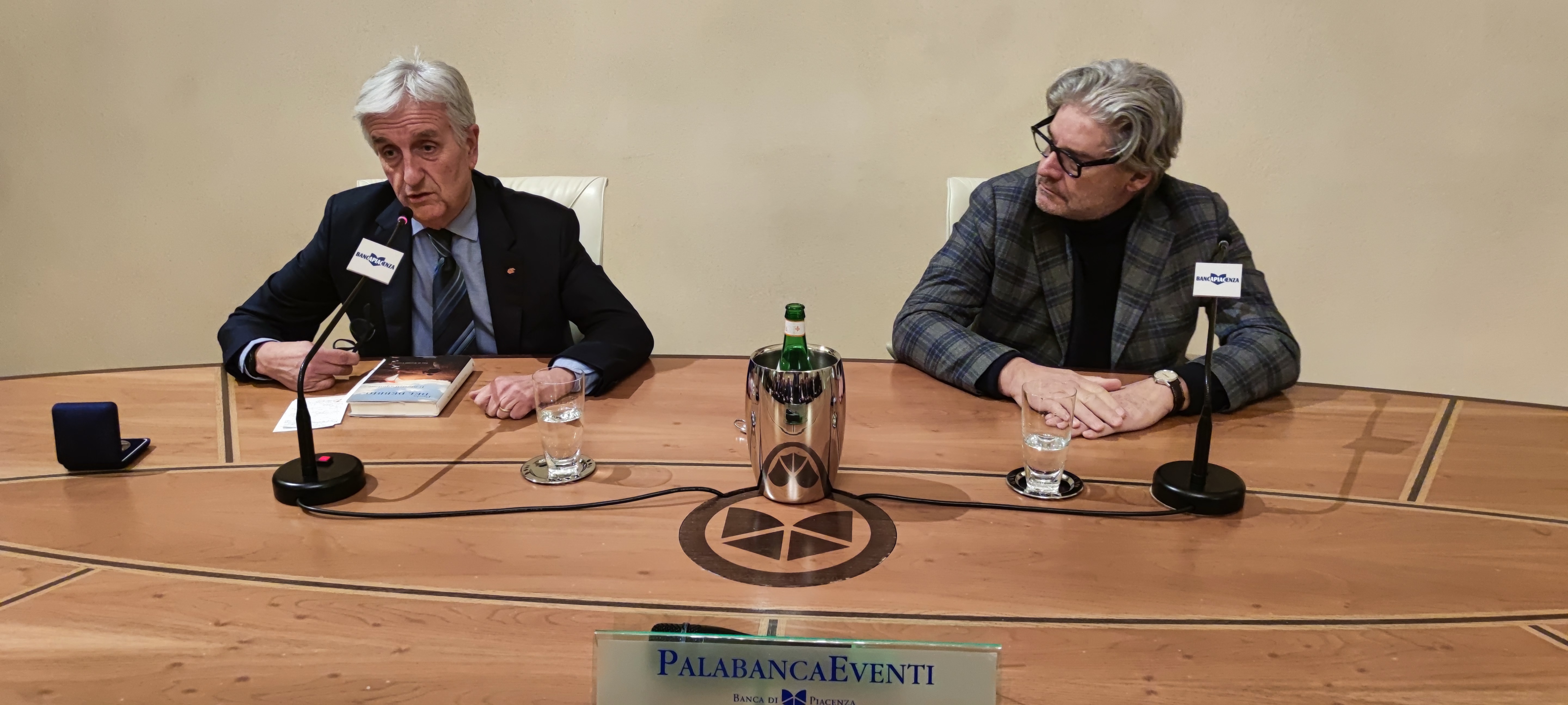 «UN ROMANZO CHE RACCONTA LA STORIA DI UN UOMO CHE CERCA DI DIVENTARE SE STESSO PER CONQUISTARE LA LI