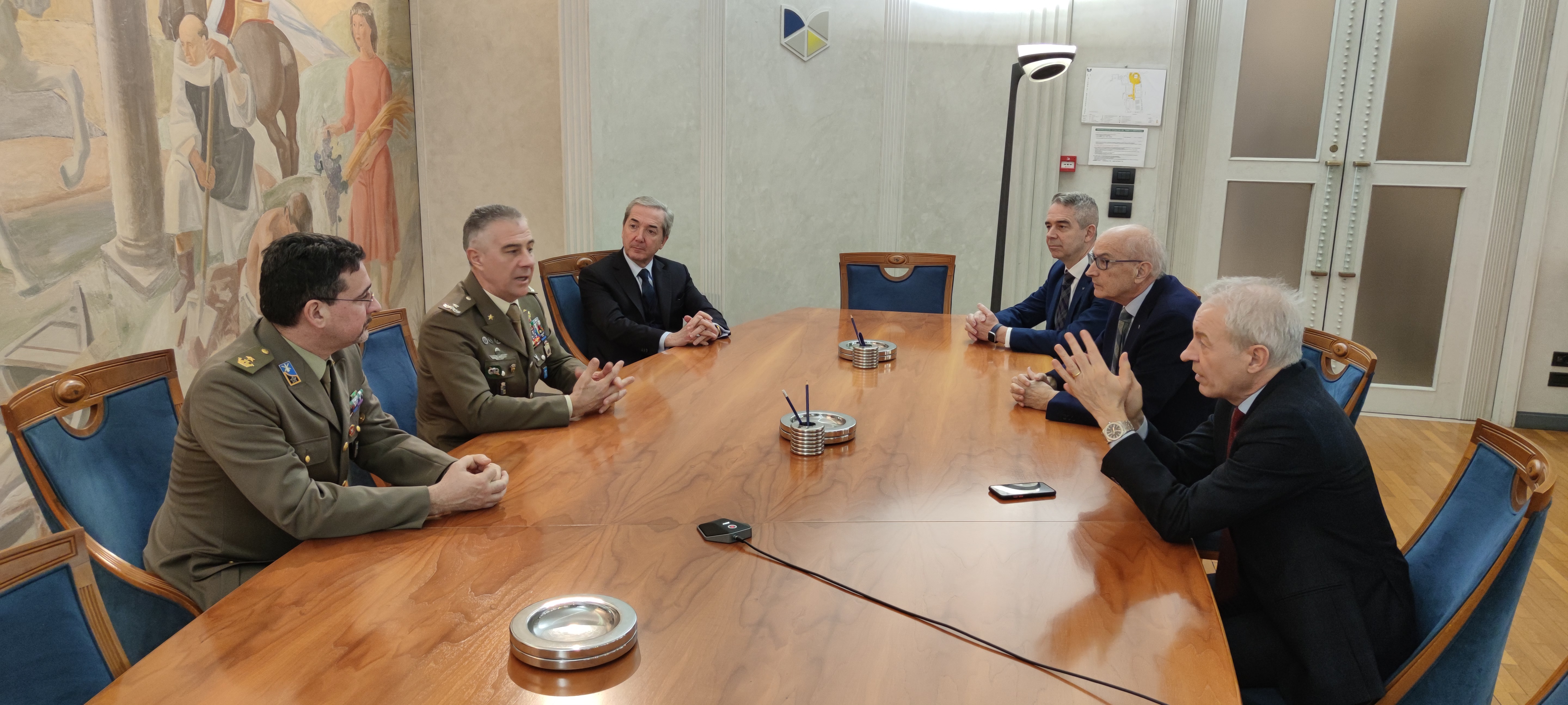 IL GENERALE DI BLASI IN VISITA ALLA BANCA