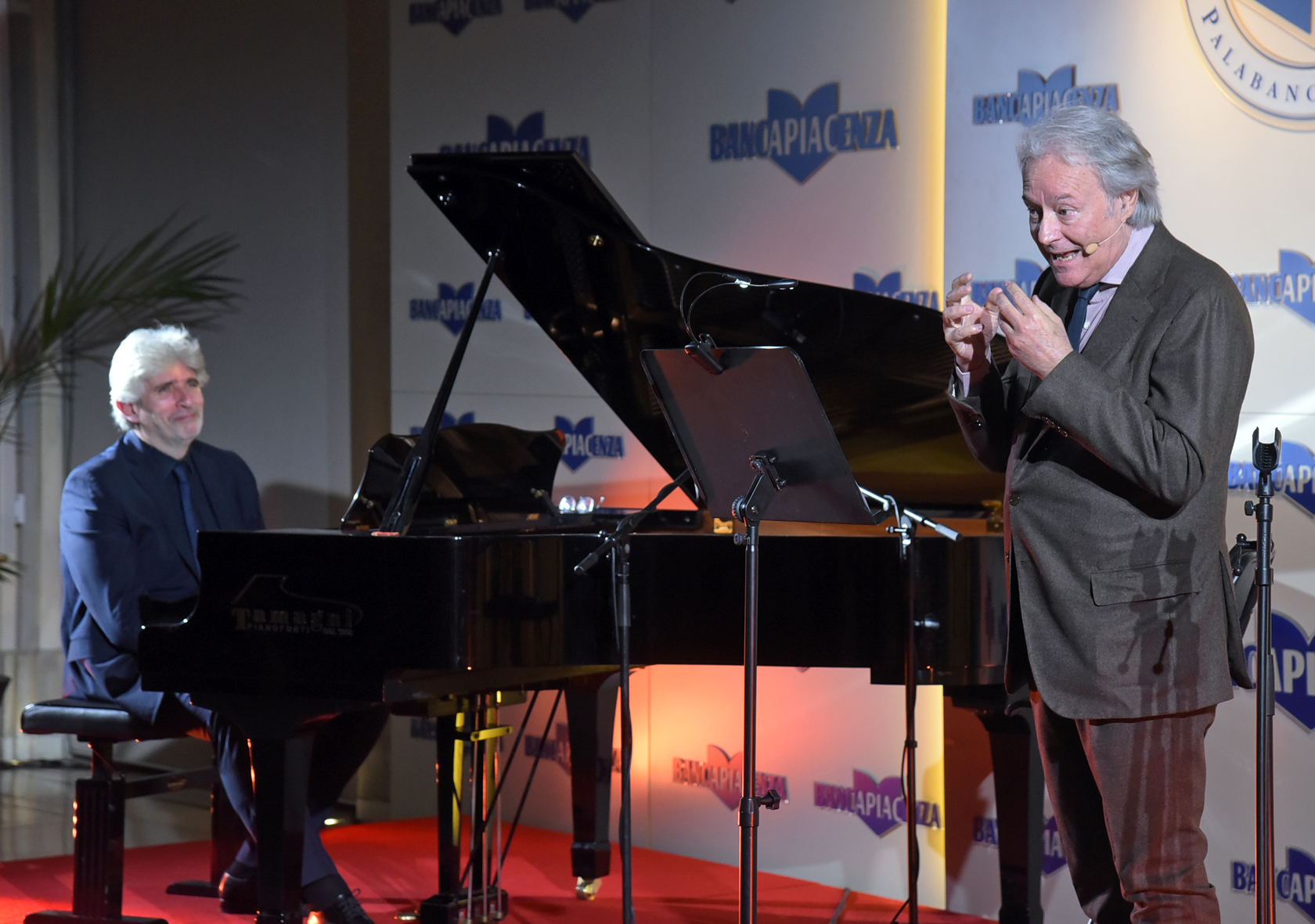 TEDESCHI E BERETTA E LA DIVINA COMMEDIA È SERVITA SUCCESSO AL PALABANCAEVENTI PER IL MELOLOGO SU DAN