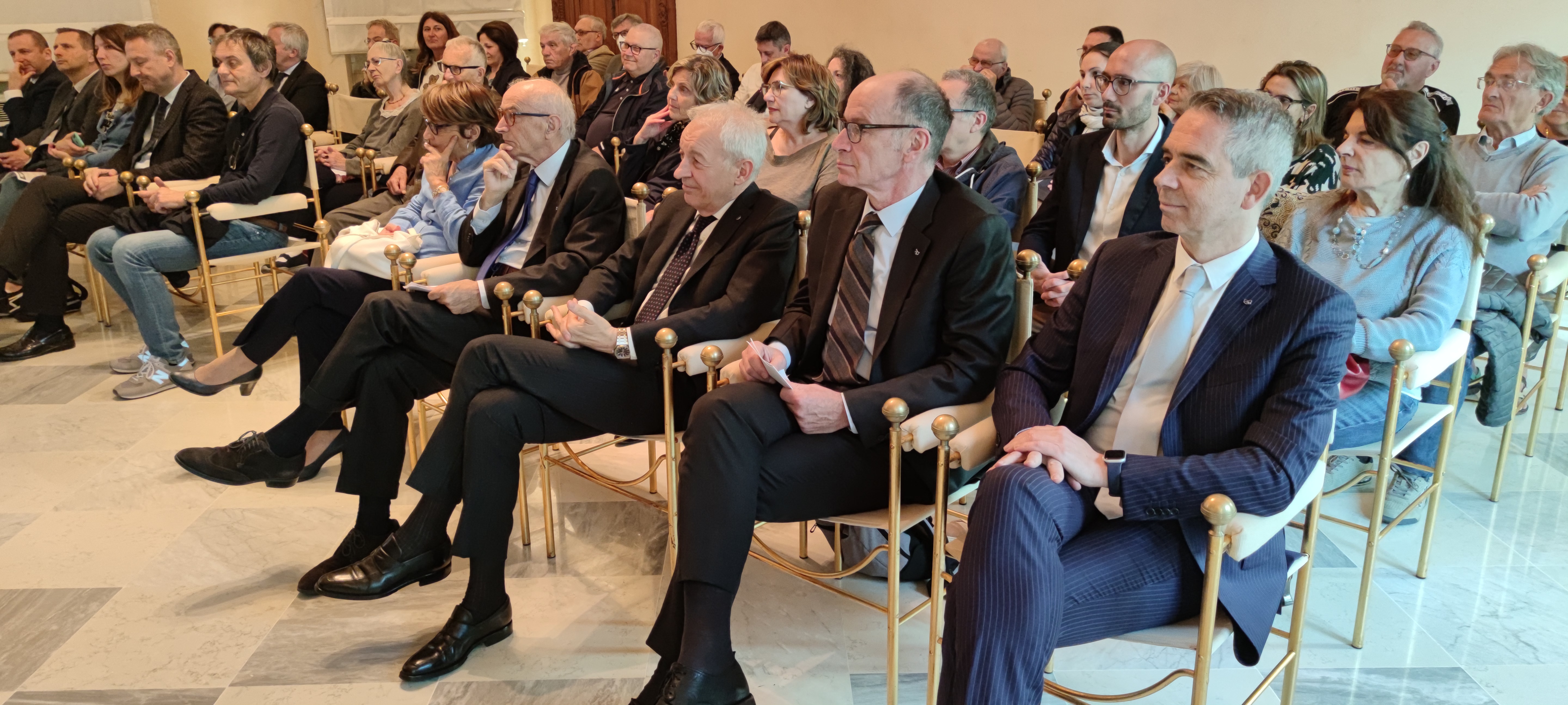 UNA CAMMINATA STILE FORREST GUMP ALLA SCOPERTA DELLE TERRE ALTE D'ITALIA CON IL PERCORSO TREKKING PI