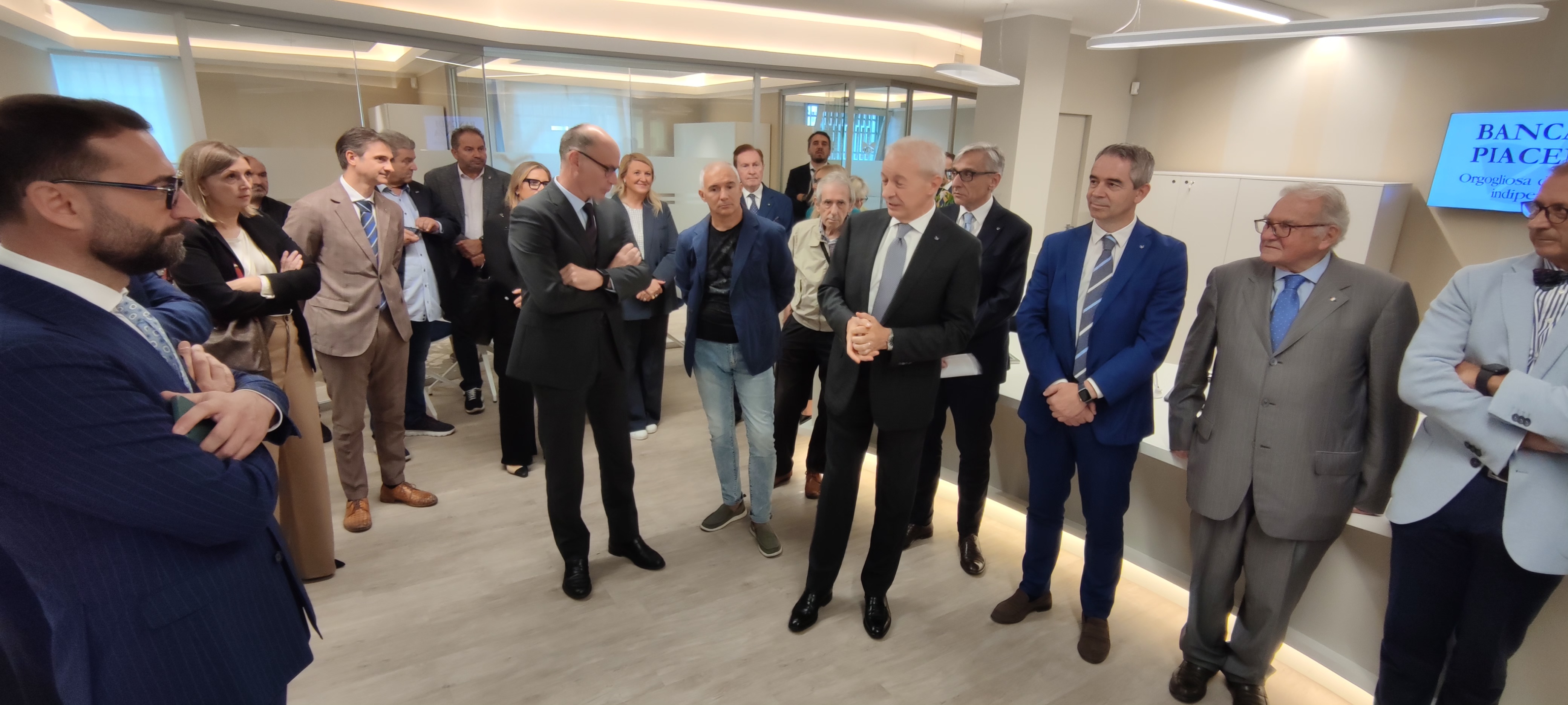 BANCA DI PIACENZA, INAUGURATA LA FILIALE DI MODENA «PORTIAMO QUI IL NOSTRO MODO DI FARE BANCA CON UN