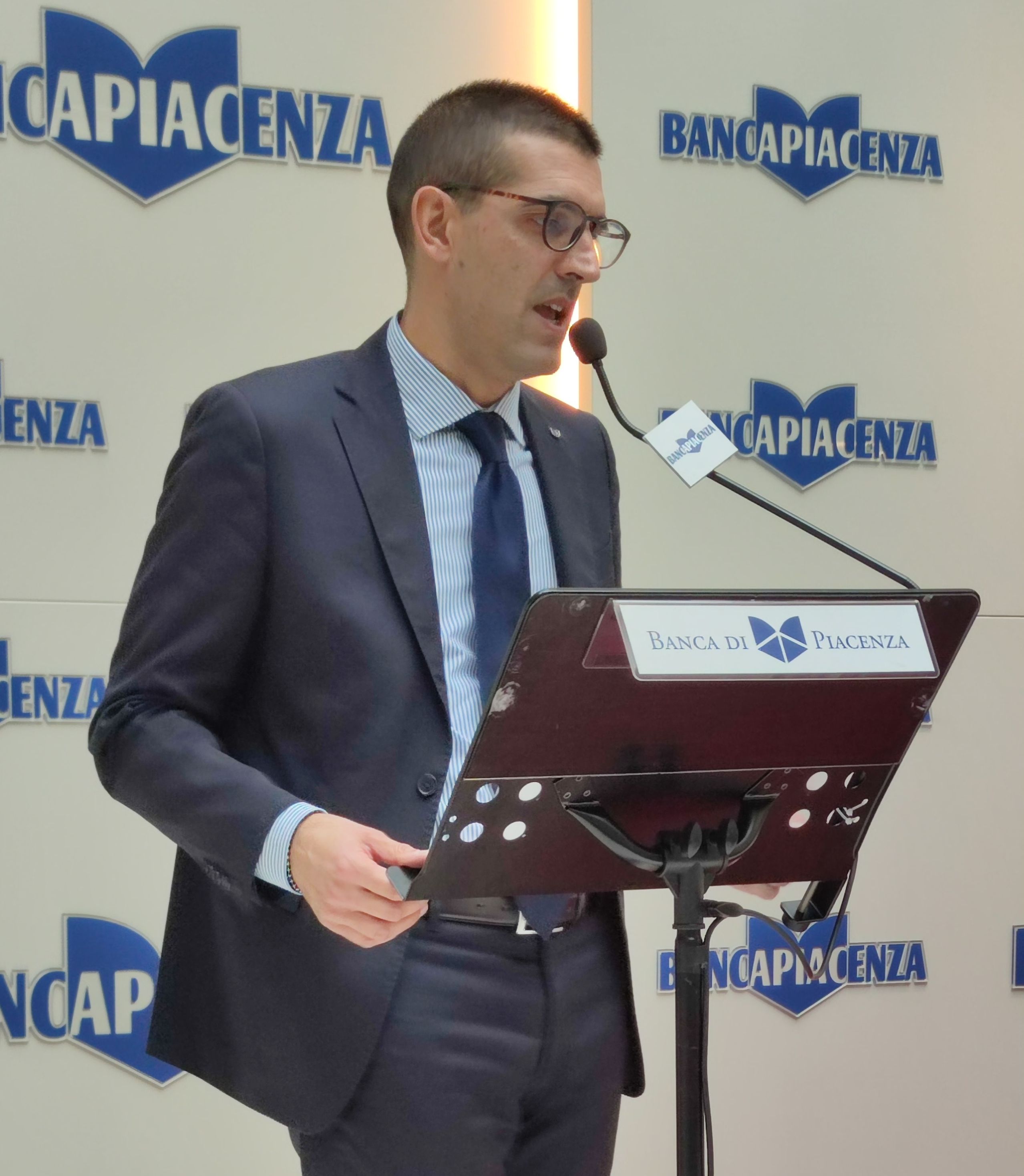 EDUCAZIONE FINANZIARIA A 5 SCUOLE PIACENTINE LE BORSE DI STUDIO MESSE IN PALIO DALLA BANCA