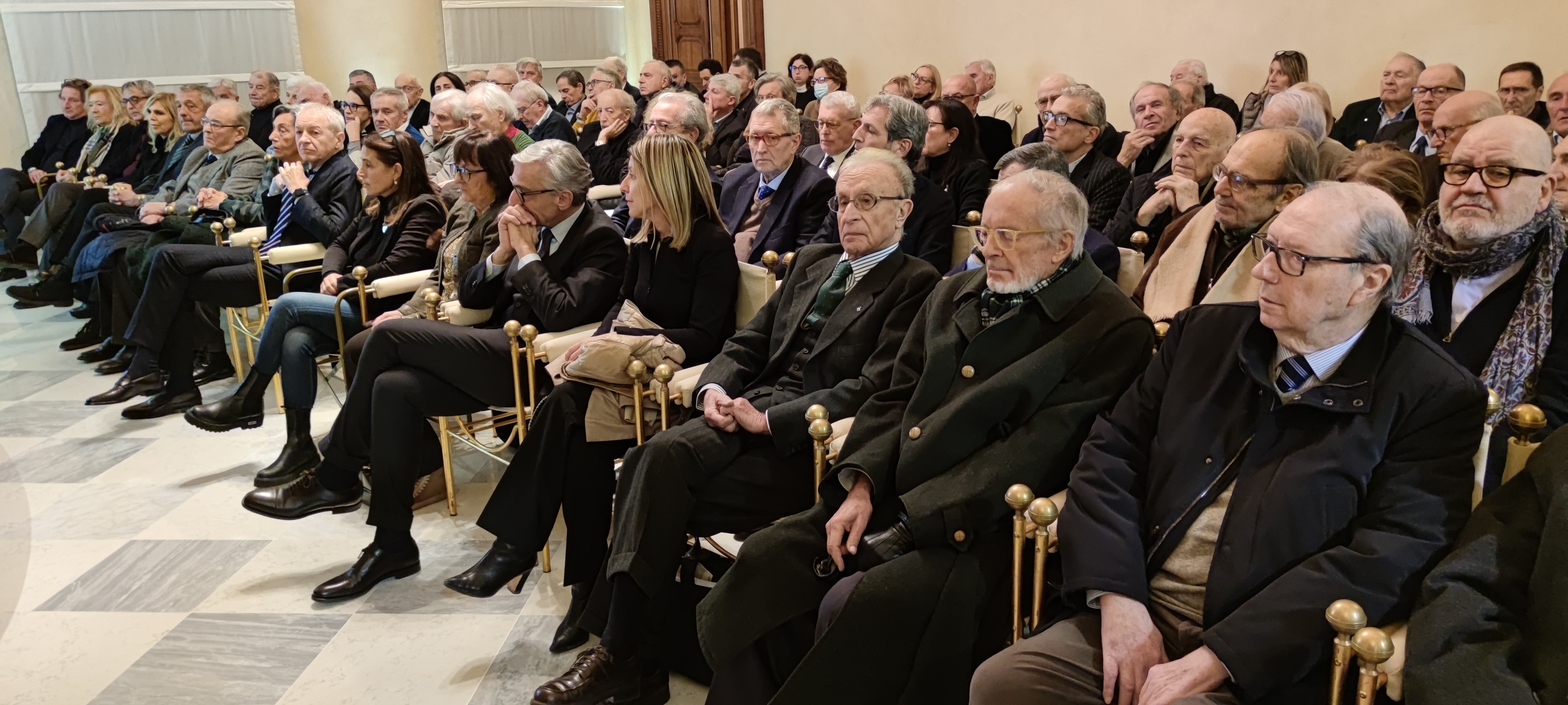 L'OMAGGIO A SFORZA FOGLIANI UN PIACENTINO CHE HA AMATO LA SUA GENTE E UN BELL'ESEMPIO PER I GIOVANI