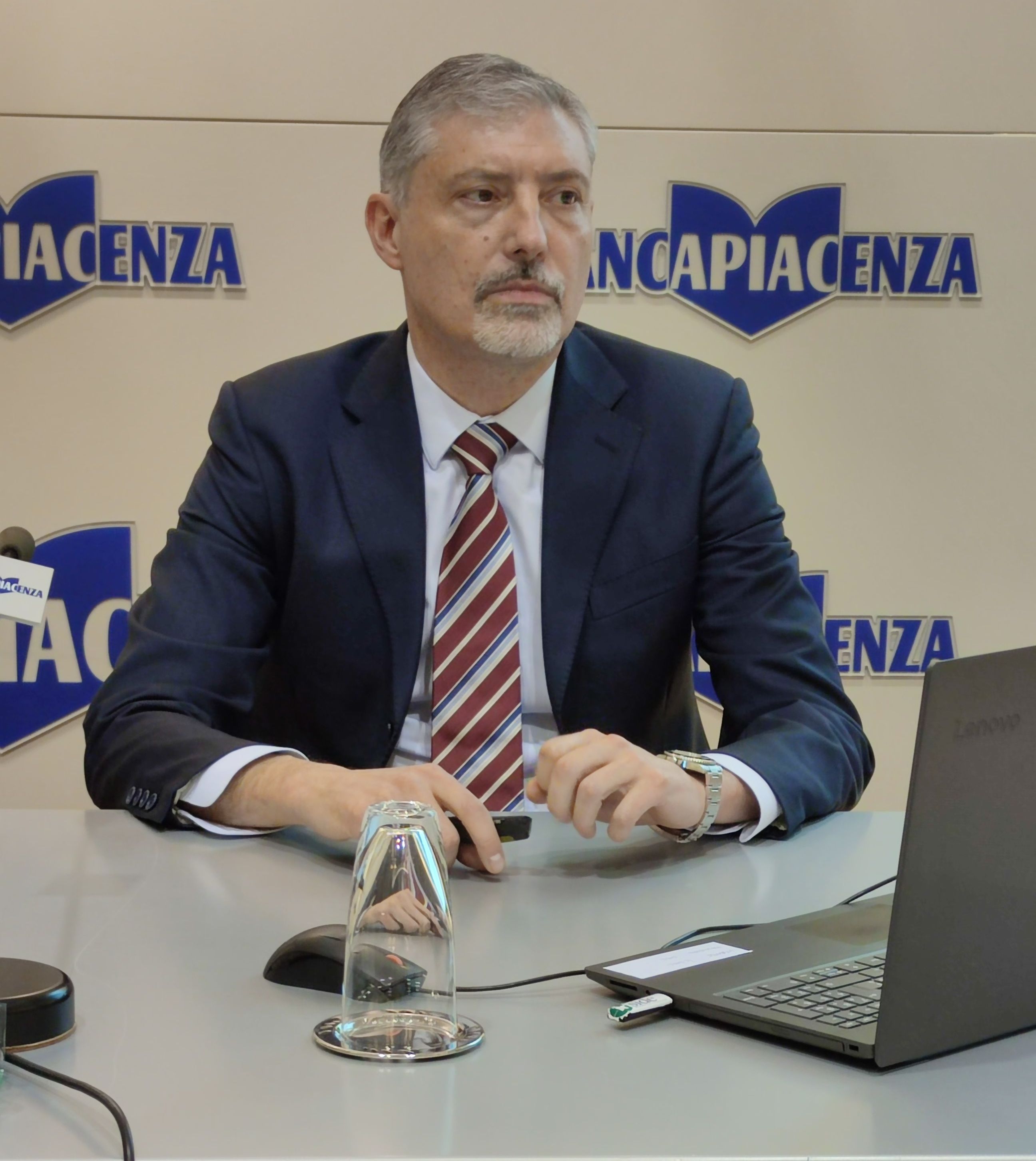 L'EDUCAZIONE FINANZIARIA FA IL PIENO DI PUBBLICO AL PALABANCAEVENTI DELLA BANCA DI PIACENZA