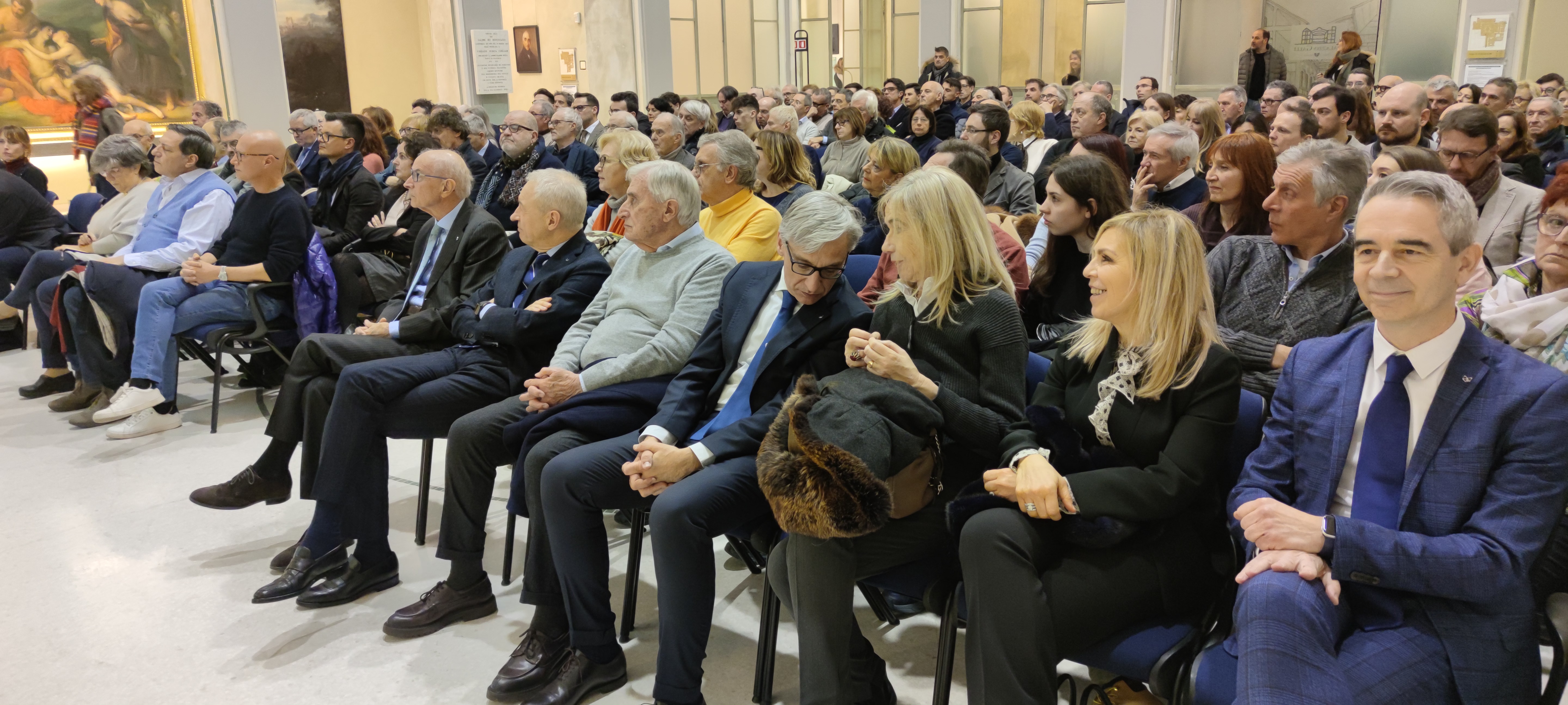 L'EDUCAZIONE FINANZIARIA FA IL PIENO DI PUBBLICO AL PALABANCAEVENTI DELLA BANCA DI PIACENZA