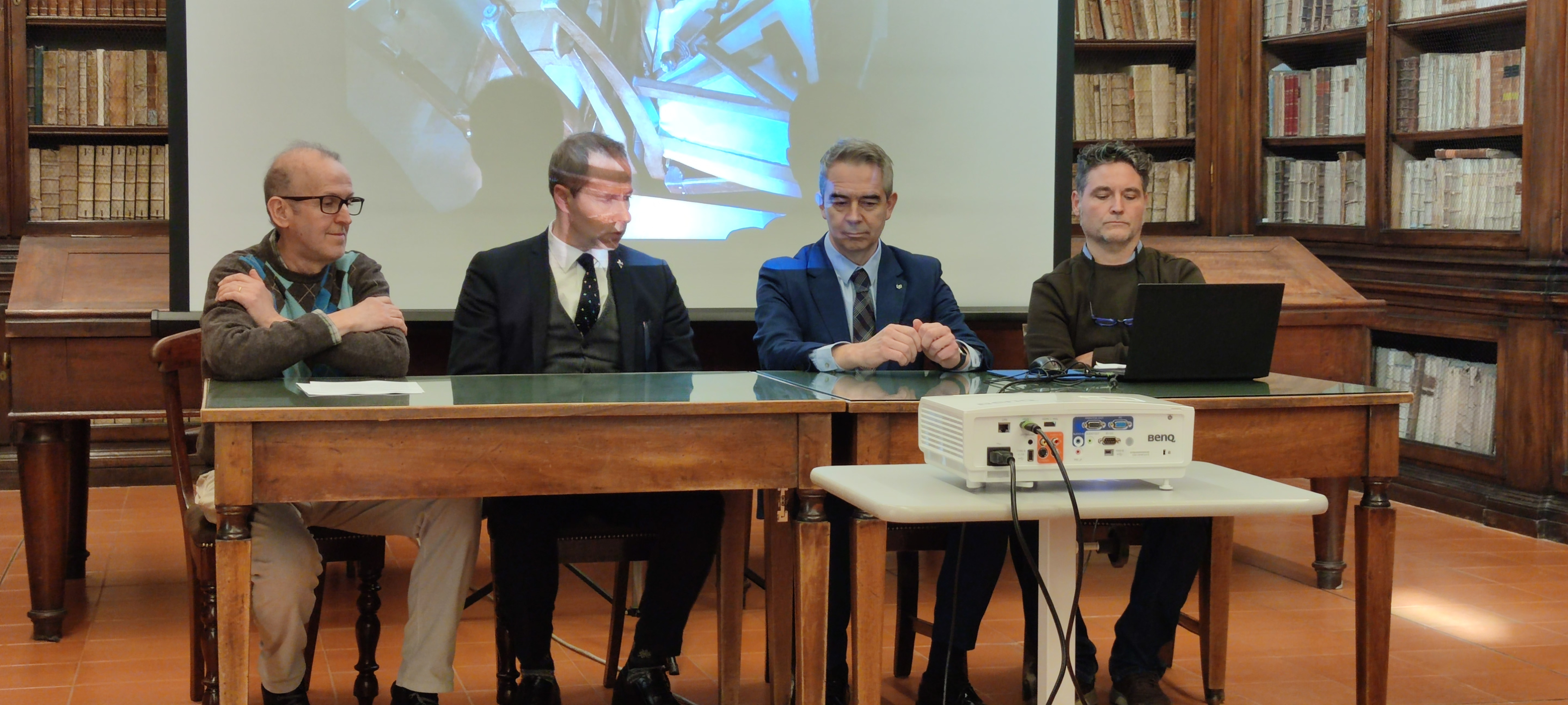 LA BIBLIOTECA SI PREPARA A FESTEGGIARE I 250 ANNI RESTAURATE 67 SEDIE ANTICHE GRAZIE ALLA BANCA