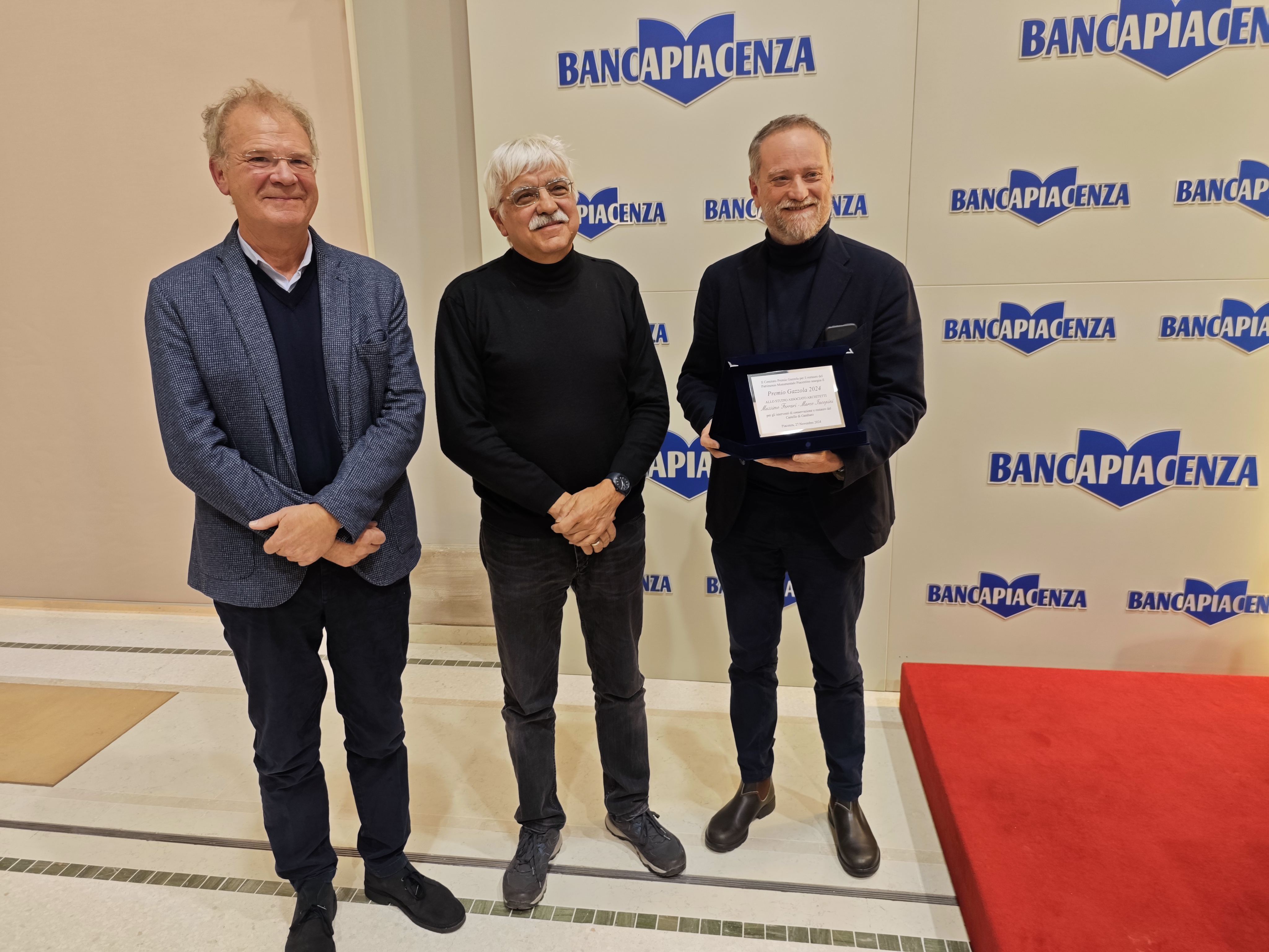 PARTECIPATA CERIMONIA DI CONSEGNA DEL PREMIO GAZZOLA AL PALABANCAEVENTI PER IL RESTAURO DEL CASTELLO