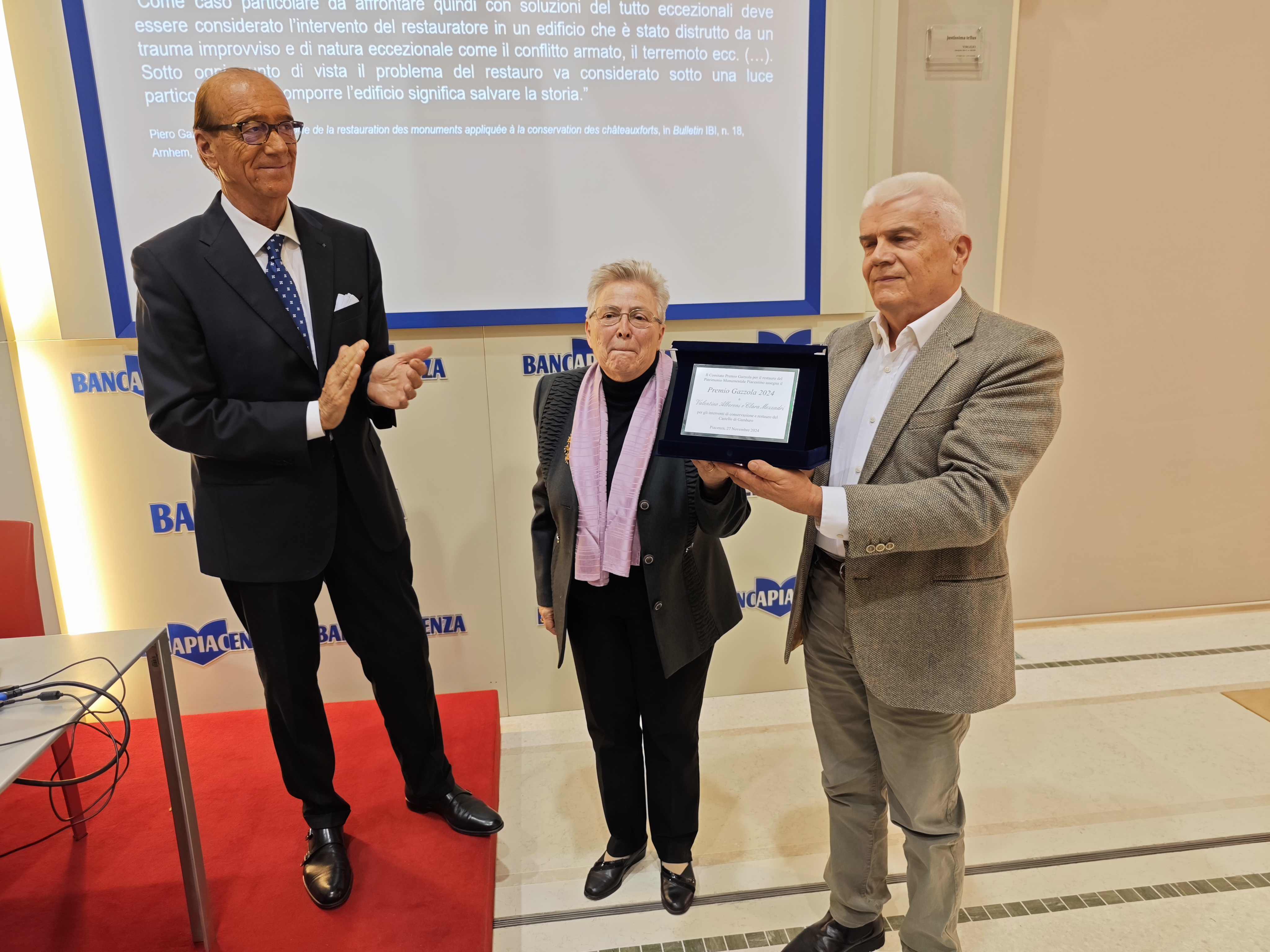 PARTECIPATA CERIMONIA DI CONSEGNA DEL PREMIO GAZZOLA AL PALABANCAEVENTI PER IL RESTAURO DEL CASTELLO