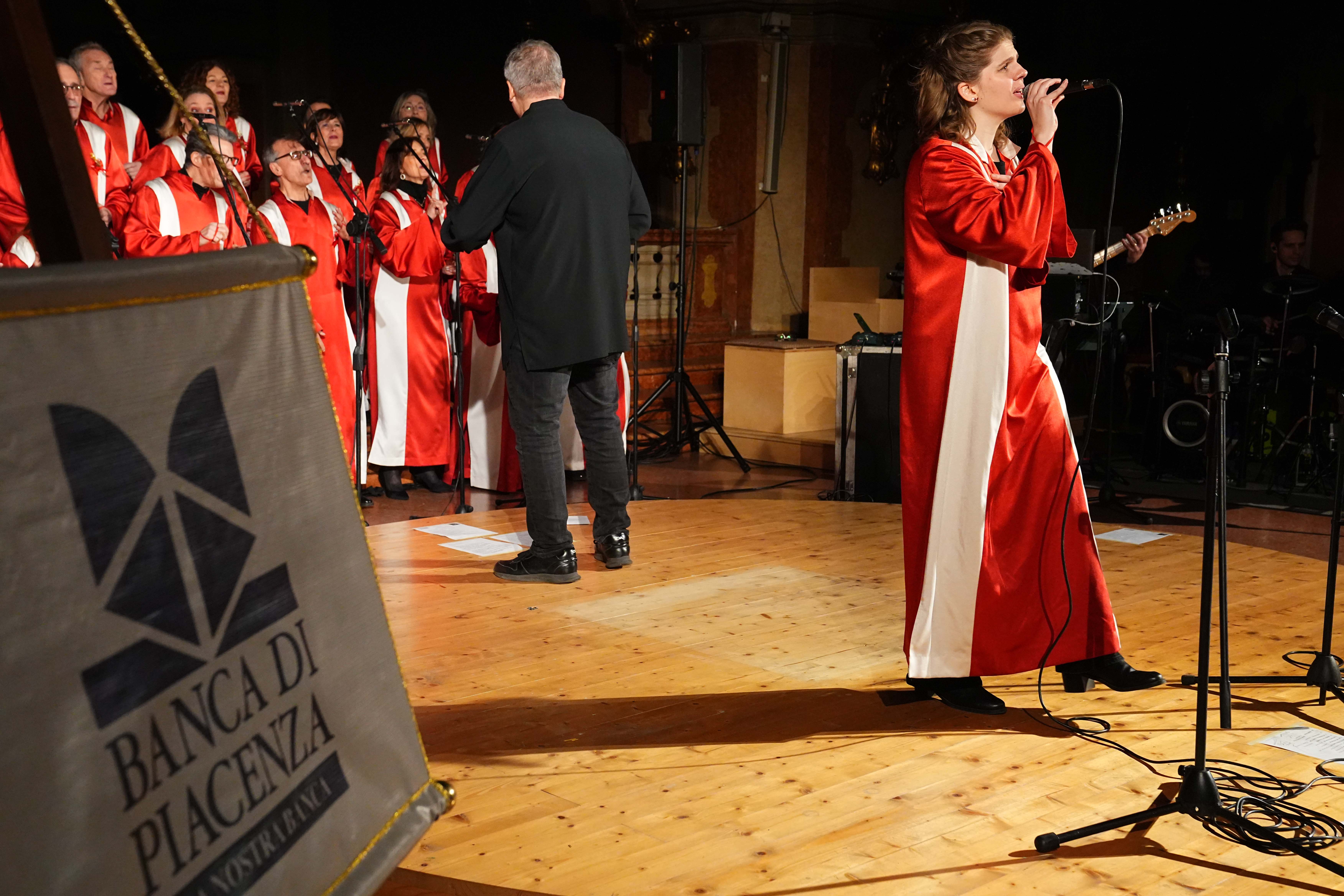 Auguri in musica (gospel) e solidarietà per il Natale Banca di Piacenza a Reggio Emilia