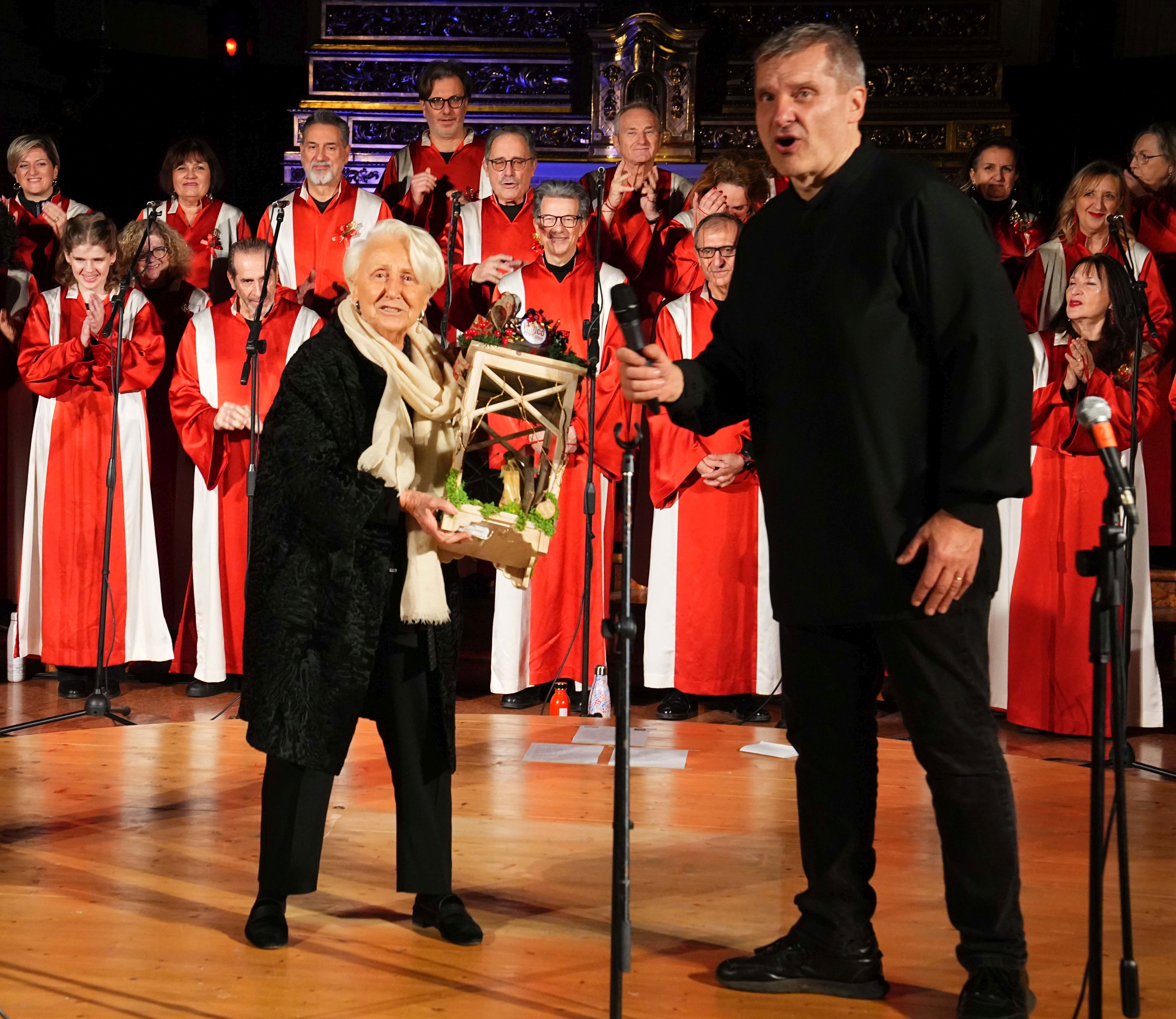 Auguri in musica (gospel) e solidarietà per il Natale Banca di Piacenza a Reggio Emilia