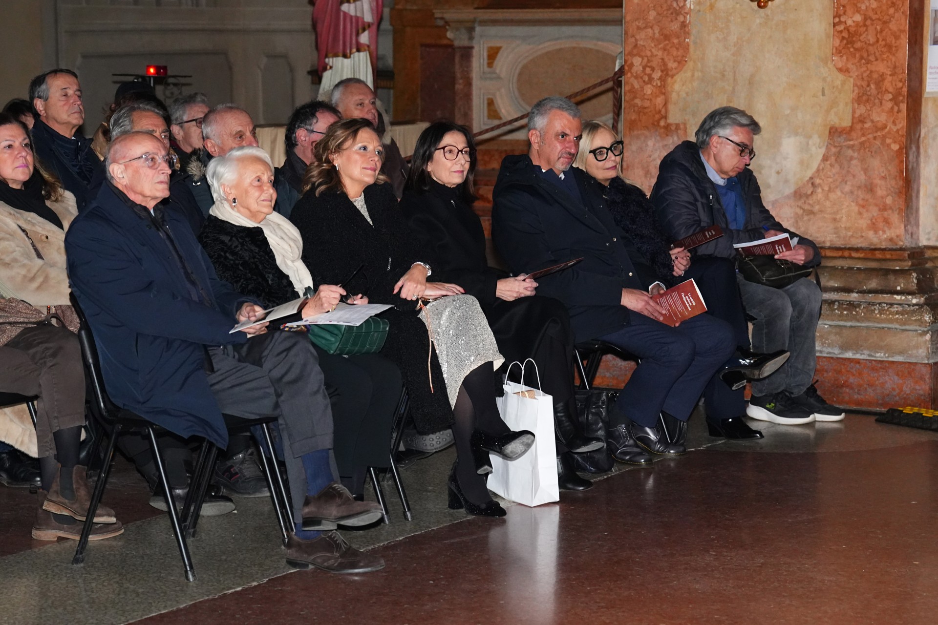 Auguri in musica (gospel) e solidarietà per il Natale Banca di Piacenza a Reggio Emilia