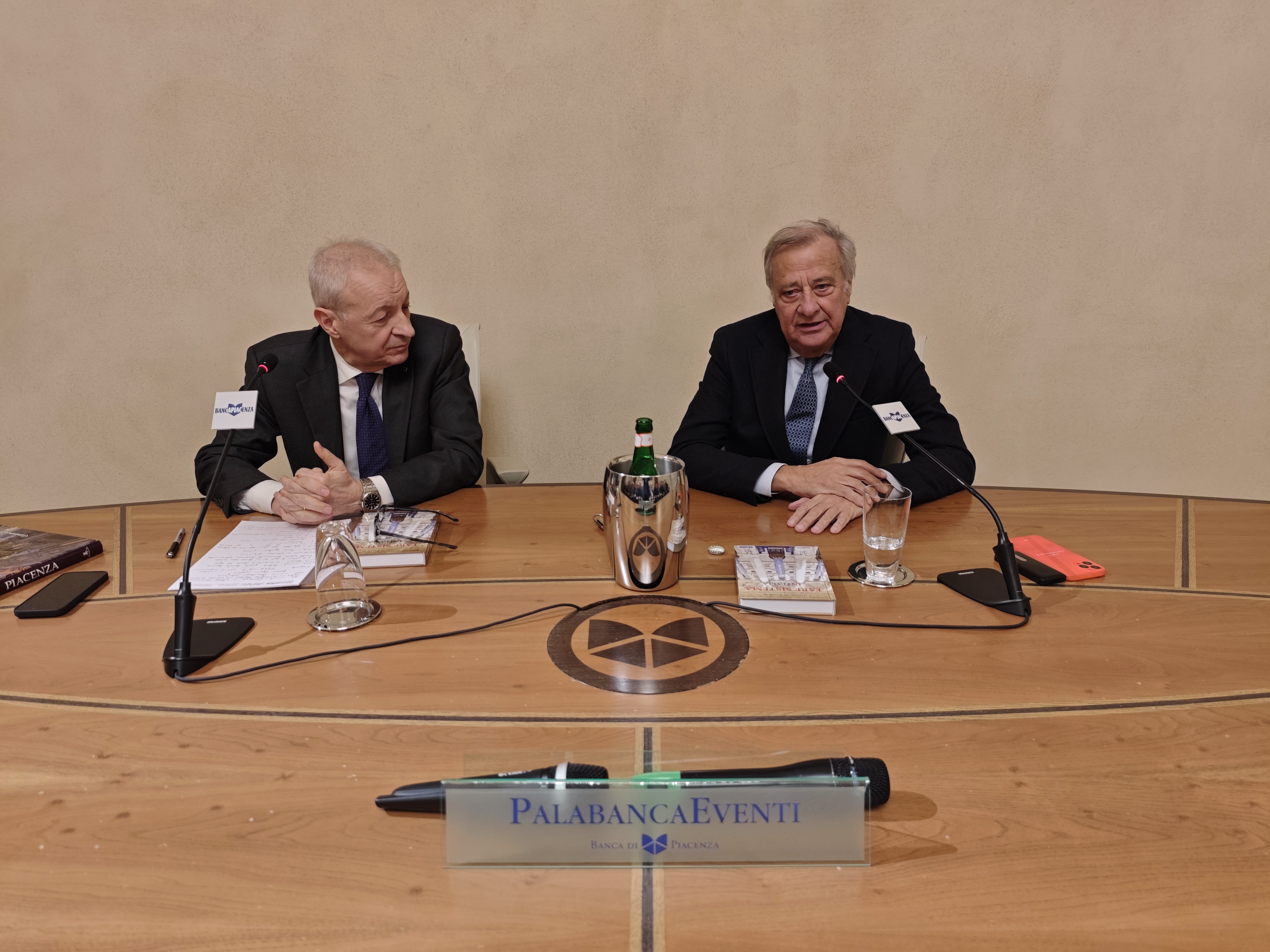 GIOVANNI TAMBURI AL PALABANCAEVENTI «AIUTIAMO GLI IMPRENDITORI A METTERSI INSIEME»