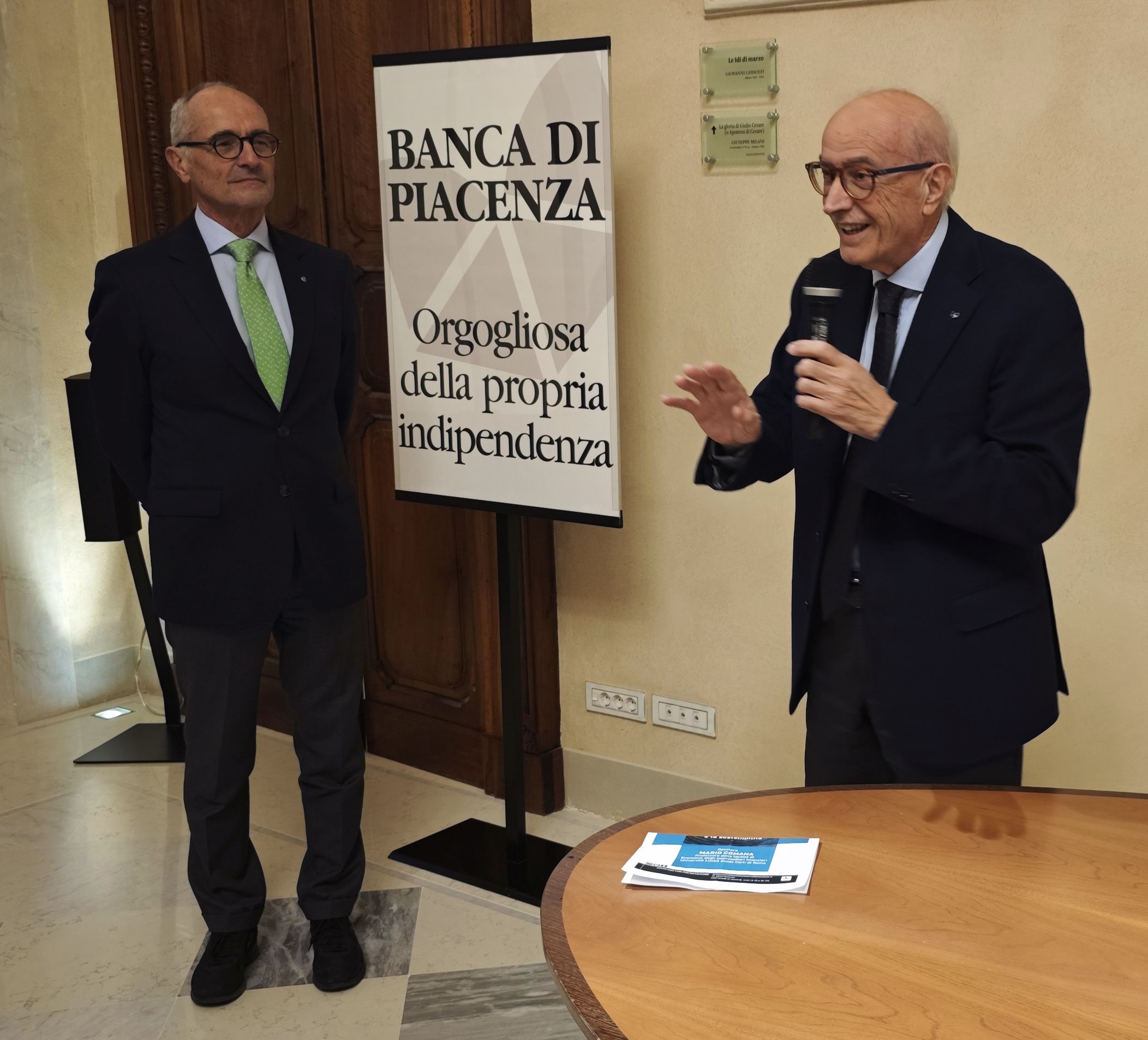 IL PROF. COMANA AL PALABANCAEVENTI «BANCA PICCOLA O GRANDE? BANCA UTILE»