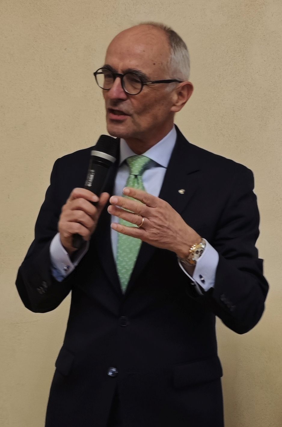 IL PROF. COMANA AL PALABANCAEVENTI «BANCA PICCOLA O GRANDE? BANCA UTILE»