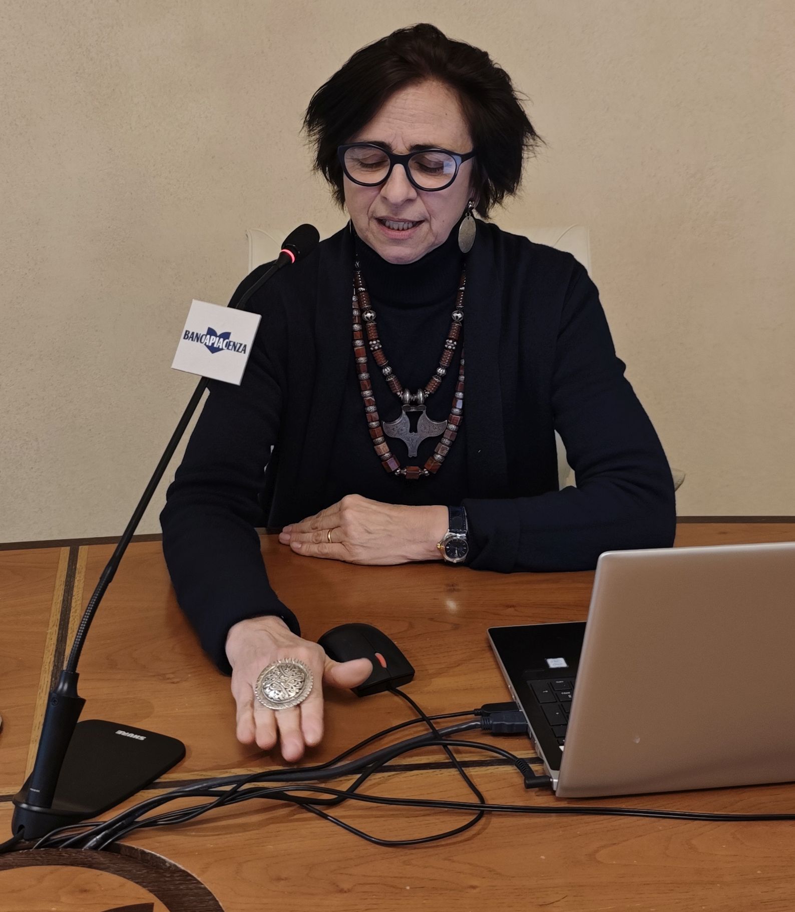 PRESENTATO AL PALABANCAEVENTI L'ULTIMO LIBRO DI VALERIA POLI SUI CASTELLI DEL PIACENTINO