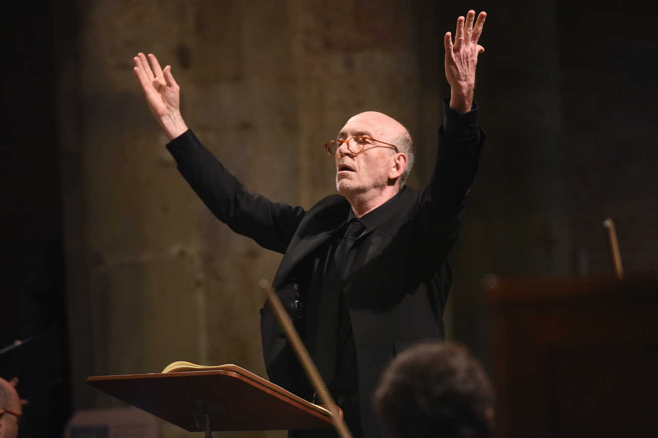 GLI AUGURI DI PASQUA BATTONO ANCHE IL MALTEMPO S. SAVINO GREMITA PER IL CONCERTO DELLA BANCA